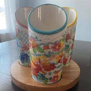 Pioneer woman utensil holder